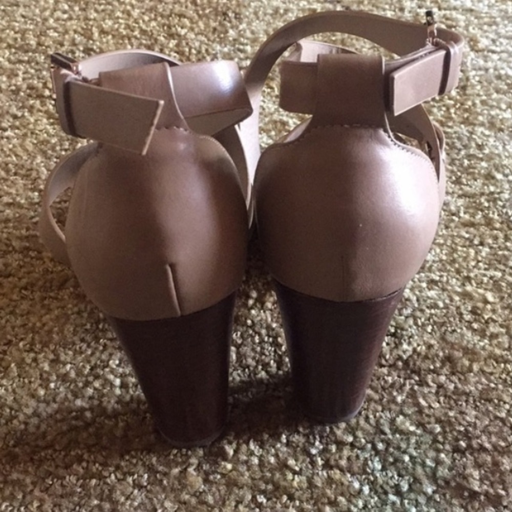 Heels - Picture 5 of 12